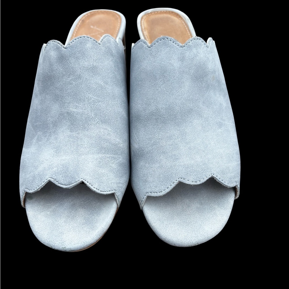 Aerosoles A2 Heel Rest Women’s Slides. Beautiful Scalloped Trim In Light Blue. - Picture 3 of 11